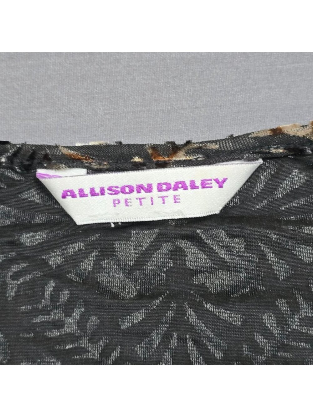 Allison Daley Petite M Top Black Gold Floral Velvet Burnout Whimsigoth 3/4 Sleev - Picture 2 of 4